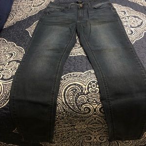 Kenneth Cole women’s Blue Jeans size 29